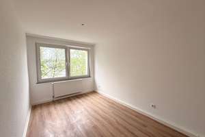 Renovierte 4-Zimmer-Wohnung mit Balkon in Wuppertal  – Hesselnberg 25, 42285 Barmen, Wuppertal – Vorschaubild 4