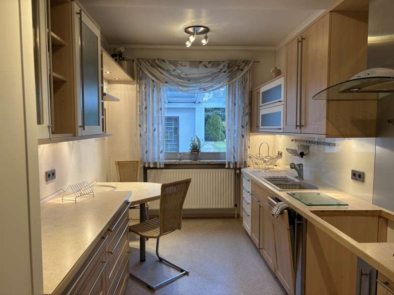 Doppelhaushälfte mit 2 Wohneinheiten, Dachterrasse & Garten – Viel Potenzial in Bremen-Farge, Bremen – Bild 4