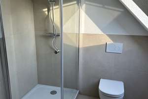 Erstbezug nach Sanierung – Moderne Dachgeschosswohnung mit Loggia in Toplage von Oberhausen  – Keltenstraße 21, 46045 Styrum, Oberhausen – Vorschaubild 7