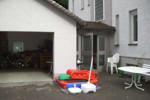 Helle, gut geschnittene  3 Zimmer-Altbauwohnung mit großem Bad in ruhiger aber zentraler Lage! – Die vollständige Adresse der Immobilie erhältst du vom Anbieter., 86161 Bahnhofs-, Bismarckviertel, Augsburg – Vorschaubild 9