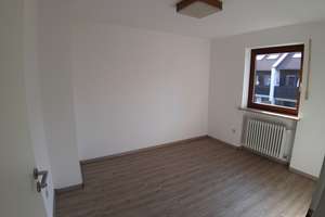 Reihenmittelhaus in ruhiger Gegend im Herzen von Waldkraiburg – Die vollständige Adresse der Immobilie erhältst du vom Anbieter., 84478 Waldkraiburg – Vorschaubild 10