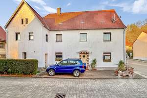 Charmantes EFH mit Potenzial, 3 Stellplätzen und gemütlichem Landhauscharakter