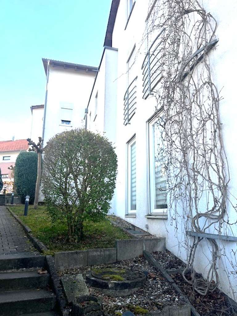 Immobilie in Waldbronn - ++Hübsche 2 Zimmer DG-Wohnung mit 2 Balkone + Carport in Etzenrot++ - Bild 2