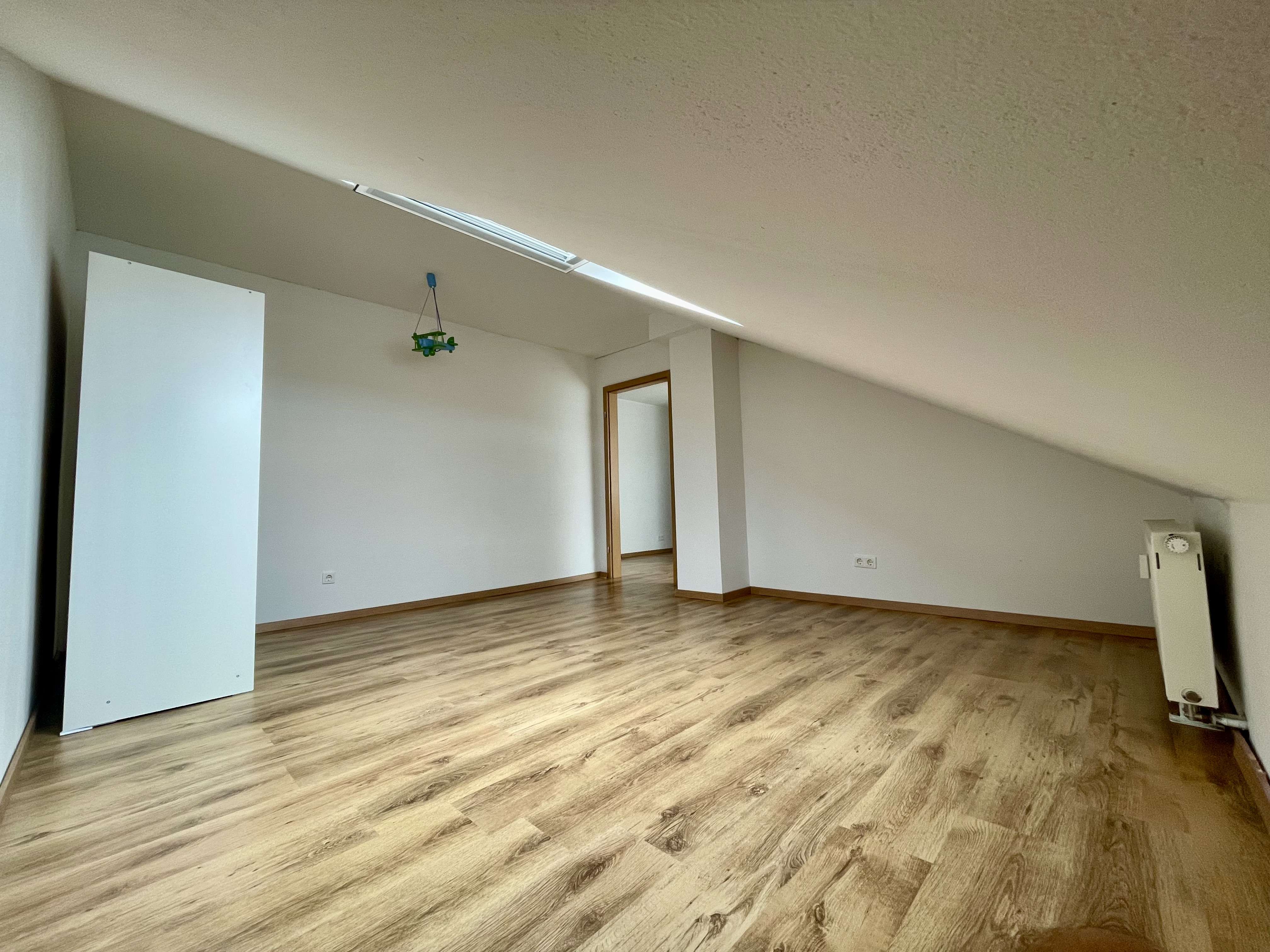 Immobilie in Möglingen - 115 qm2 — 4 Zimmer — 2 Parkplätze — frisch renoviert, großzügig & hell in Möglingen - Bild 13