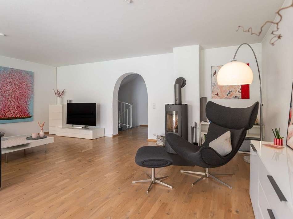 Wohnzimmer mit Kamin
