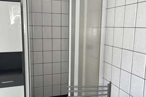SEHR SCHÖNE MAISONETTE WOHNUNG 3 RAUM MIT 2 BÄDERN IN RUHIGER GRÜNER ZENTRALER LAGE VON BOCHUM – Die vollständige Adresse der Immobilie erhältst du vom Anbieter., 44793 Kruppwerke, Bochum – Vorschaubild 28