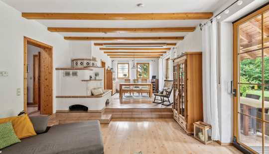 Bild von Freistehendes Einfamilienhaus mit Einliegerwohnung, großem Garten und Doppelgarage!!