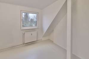 BESTE LAGE ZWISCHEN BRANITZER PLATZ & REICHSSTR. - FRISCH RENOVIERT - TOLL GESCHNITTEN MIT 2 BÄDERN – Kirschenallee 12A dü, 14050 Westend, Berlin – Vorschaubild 16