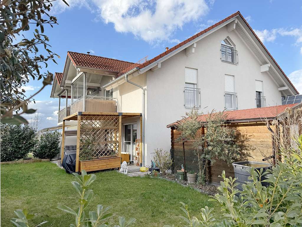 Immobilie in Mehring - Stilvolle Maisonette Wohnung, 111 m2 gr. 6- Zimmer Wohnung in ruhiger Lage in Mehring - Bild 1