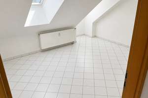 Sanierte Dachgeschoss-Wohnung zu vermieten | 3-Zimmer-Wohnung (85m²) – Blumenthalstr. 2-4, 90429 Himpfelshof, Nürnberg – Vorschaubild 8