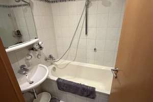 Gepflegte 4-Zimmer-Wohnung mit Balkon in Sindelfingen – Die vollständige Adresse der Immobilie erhältst du vom Anbieter., 71065 Sindelfingen – Vorschaubild 3