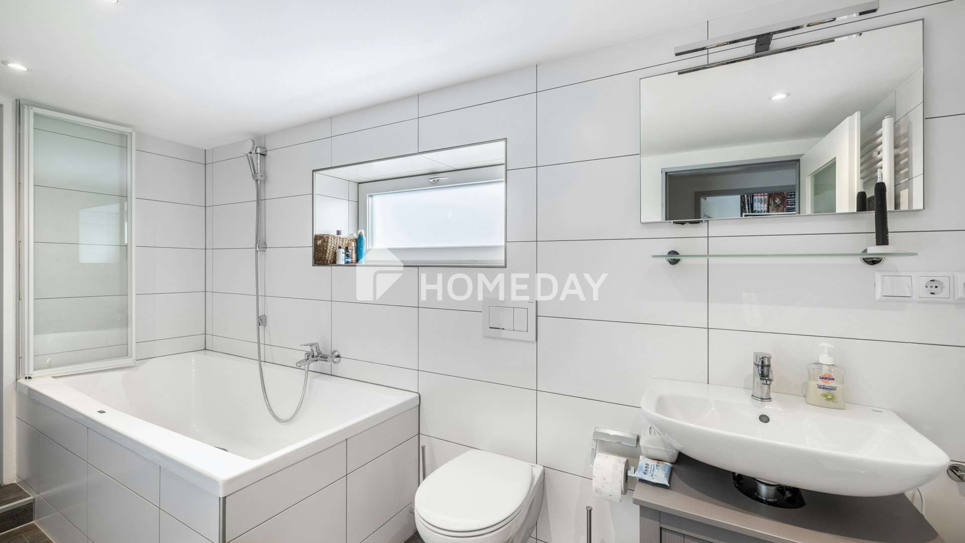 Immobilie in Au in der Hallertau - Stilvoll saniertes Bauernhaus mit zwei Wohneinheiten, Kamin & Photovoltaikanlage - Bild 9