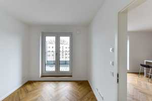 Lichtdurchflutet & modern – 2-Zimmer-Wohnung mit durchgehender Balkonfront – Henriette-Lustig-Strasse 21, 12555 Berlin – Vorschaubild 11