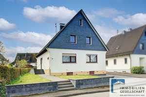 Geräumiges Ein-/ Zweifamilienwohnhaus in schöner und beliebter Wohnlage von Wissen-Schönstein! – Altenkirchen (Westerwald) (Kreis) – Vorschaubild 1