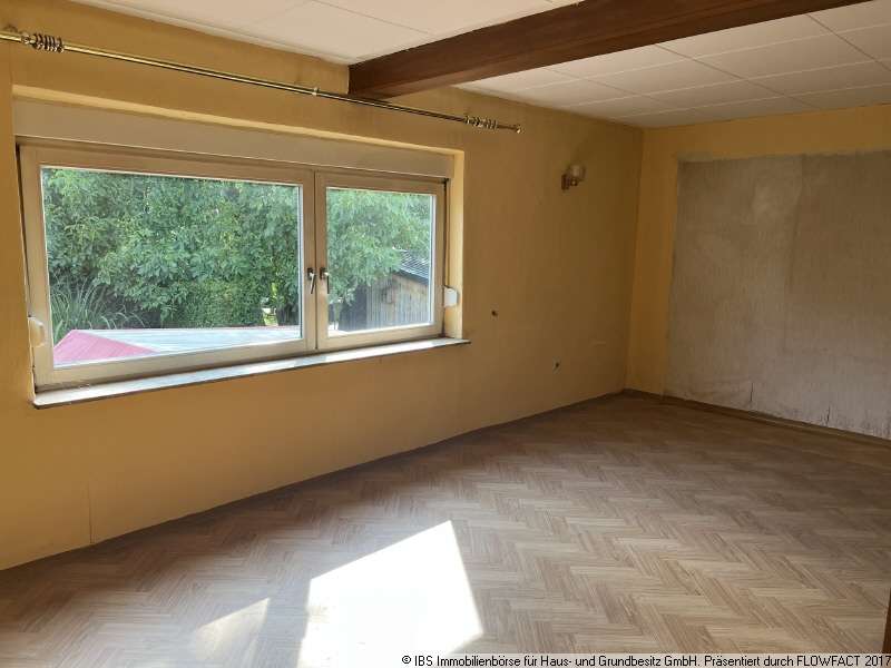 Immobilie in Gerabronn - Die Lage macht´s: Älteres Einfamilienhaus in guter Wohnlage mit schönem Gartengrundstück - Bild 5