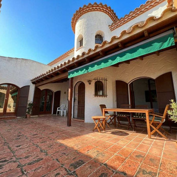 Spektakuläre Villa in Llançà. / Spektakuläres Chalet in Llançà / Spektakuläres Chalet in einer der p