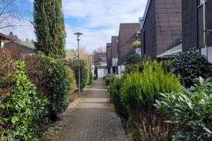Wohnen im Bungalow: Großzügiges Reihenmittelhaus mit Garten in guter Lage von privat – Berghausener Straße 44, 76229 Grötzingen, Karlsruhe – Vorschaubild 2