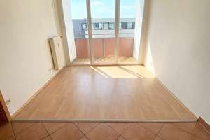 2-Raumwohnung mit Laminat, Einbauküche, Duschbad, Balkon und Fahrstuhl...!!!