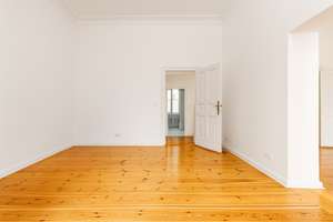 Helle Drei-Zimmer-Altbauwohnung im Hinterhaus mit Stuck und unverbaubarem Blick in den Park – Hasenheide 61, 10967 Neukölln (Ortsteil), Berlin – Vorschaubild 5