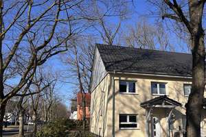 gepflegte Doppelhaushälfte (DHH) mit 4 Zimmern nebst Ausbau-Reserve in Dallgow-Döberitz – Jägerweg 1, 14624 Dallgow-Döberitz – Vorschaubild 1