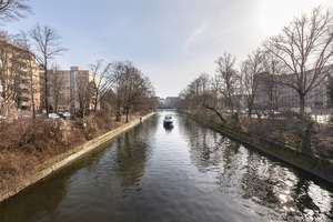 Blick aufs Maybachufer: Wunderschöner 2 Zimmer Altbau, 4. OG, Ost-Loggia, Erker, Wasserblick – Maybachufer 47, 12045 Neukölln (Ortsteil), Berlin – Vorschaubild 21