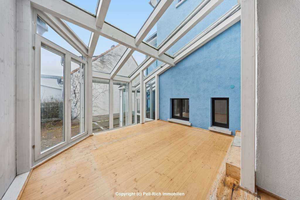 Immobilie in Karlsbad - RAUM FÜR IDEEN: Großzügiges Wohnhaus mit Scheune und zusätzlichem Baupotenzial in Langensteinbach - Bild 4