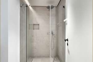 Golden Light München: 123 qm High-End mit Fitness – Sterneniveau trifft 5 % degressive AfA-Steuervor – Die vollständige Adresse der Immobilie erhältst du vom Anbieter., 81541 Obere Au, München – Vorschaubild 9