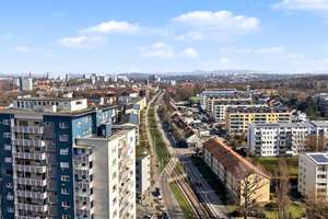Über den Dächern Stuttgarts im „Romeo“ – denkmalgeschützte 3-Zimmer-Wohnung im 17.OG inkl. Garage – Die vollständige Adresse der Immobilie erhältst du vom Anbieter., 70437 Rot, Stuttgart – Vorschaubild 2
