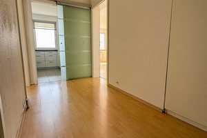 Zuhause ankommen: Sonnige Wohnung mit Loggia und Blick ins Grüne – Wuppertal – Vorschaubild 2