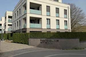 Parkterrassen Meerbusch-Büderich, neuwertige 4-Zimmer-Wohnung im 2. OG mit Süd-Balkon