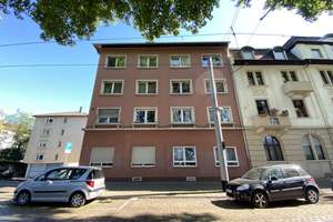 Im Herzen Neuostheims: Geschmackvolle Wohnung mit eineinhalb Zimmern mit Altbaucharme