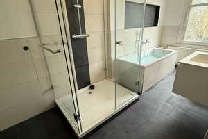 Erstbezug nach Sanierung: Zentrale 132m² 5-Zimmer-Wohnung in Bahnhofsnähe – Gotthold-Roth-Straße 8, 7973 Greiz – Vorschaubild 2