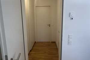 ☀️Sonnige 3-Zimmer-Wohnung mit Balkon, Parklage & U-Bahn direkt vor der Tür – Michael-Ende-Straße 31, 81829 München – Vorschaubild 4