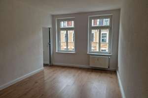 Herrliche Wohnung mit kleiner seperaten Küche * ganz herrichtet