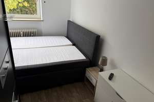 Teilmöblierte, Helle 3-Zimmer Wohnung mit Balkon im 4. OG in München-Am Hart – Paracelsusstraße 22, 80939 Am Hart, München – Vorschaubild 4