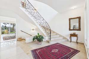Großzügiges 8-Zimmer-Familiendomizil mit traumhaftem Blick in begehrter Lage – Die vollständige Adresse der Immobilie erhältst du vom Anbieter., 65193 Sonnenberg, Wiesbaden – Vorschaubild 2
