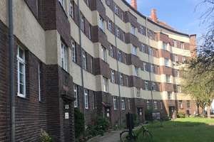 Conradhof: sanierte 2-Zi.-Wohnung mit Balkon!