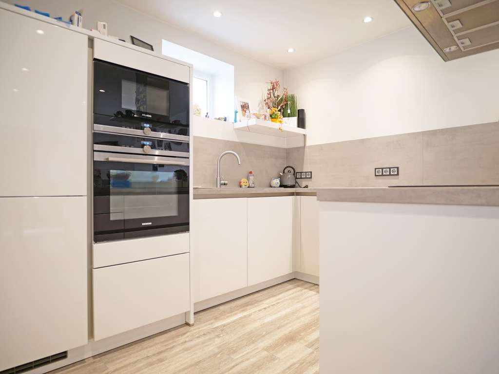 Immobilie in Bechtolsheim - Modernisierter Wohnraum mit Scheunen-Potential - Bild 1