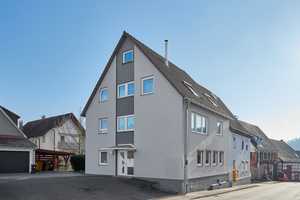 Mehrfamilienhaus mit Stellplätzen, Carport und Gartenanteil in zentraler Ortslage – Rems-Murr-Kreis – Vorschaubild 1