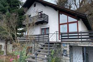Großzügiges Einfamilienhaus mit sonniger Rundum-Terrasse, Garten und Doppelgarage in Hacklberg! – Die vollständige Adresse der Immobilie erhältst du vom Anbieter., 94034 Hacklberg, Passau – Vorschaubild 1