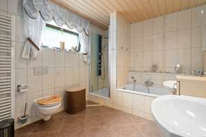 Zweifamilienhaus in ruhiger Traumlage – Stil, Komfort & Natur – Die vollständige Adresse der Immobilie erhältst du vom Anbieter., 93055 Brandlberg-Keilberg, Regensburg – Vorschaubild 9