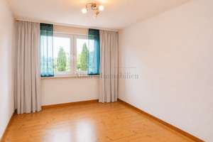Platz für alle: Großzügiges Zweifamilienhaus mit herrlichem Garten, Carport und Bauerwartungsland..! – Die vollständige Adresse der Immobilie erhältst du vom Anbieter., 22457 Schnelsen, Hamburg – Vorschaubild 11