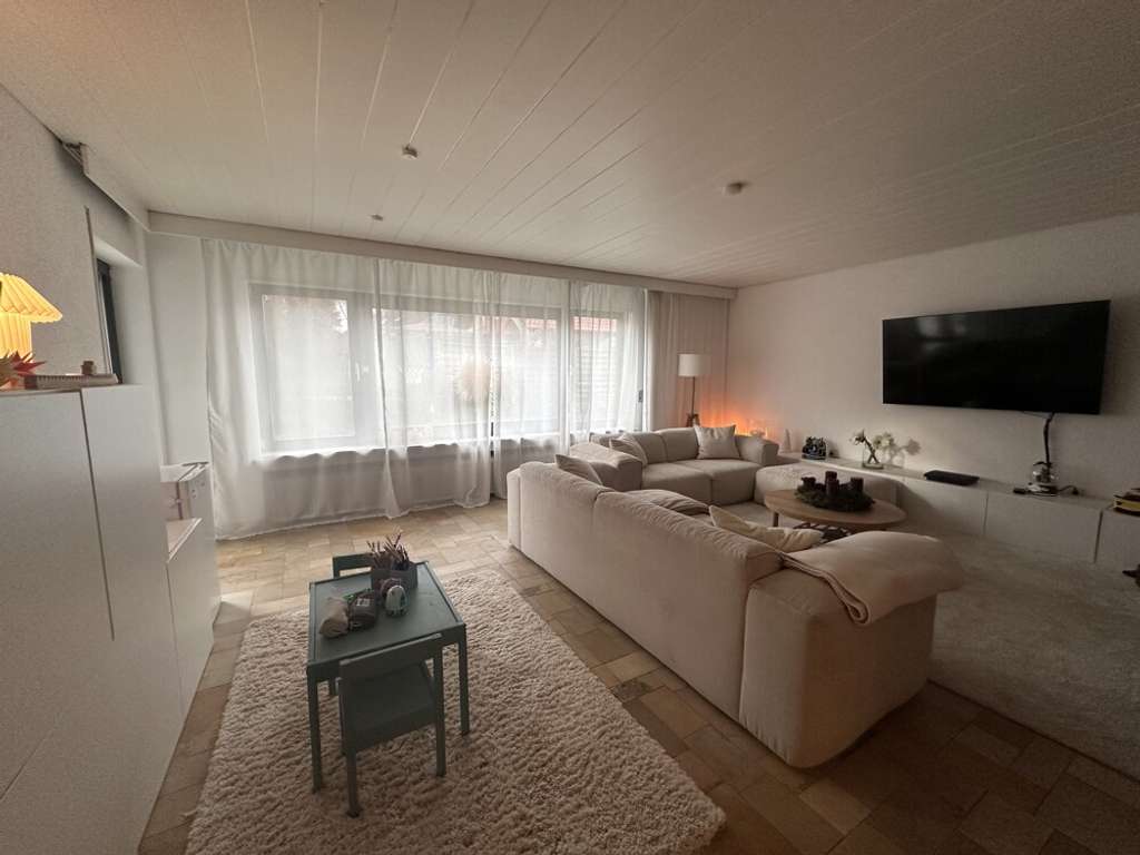 Immobilie in Eschau - Großzügiges Zweifamilienhaus mit Garten in ruhiger Wohnlage! - Bild 2