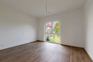 Attraktive 4-Zimmer-Wohnung für Familien und Paare – Gelnhäuser Straße 66, 63505 Langenselbold – Vorschaubild 1