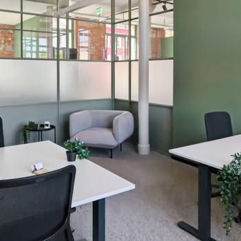 Wunderschön eingerichtete Büroräume für 1 Person in Spaces Die Fabrik