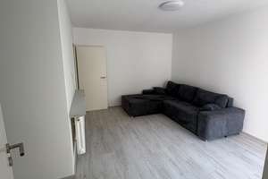 Sanierte 1-Zimmer Hochparterre Wohnung mit Einbauküche und Balkon  – Benditstraße 2, 90763 Nördliche Südstadt, Fürth – Vorschaubild 2
