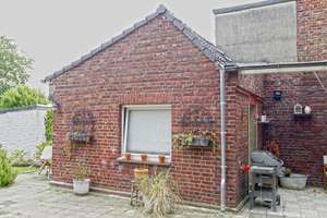 Charmantes, vollständig renoviertes Endreihenhaus mit großem Garten in NE-Holzheim, von Eigentümer – Bahnhofstraße 23, 41472 Holzheim, Neuss – Vorschaubild 4