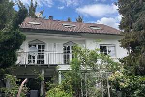 GERÄUMIGES WOHNHAUS FÜR MEHRERE GENERATIONEN – Die vollständige Adresse der Immobilie erhältst du vom Anbieter., 90556 Cadolzburg – Vorschaubild 1