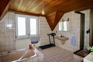 Viel Potenzial für Neues. 2-Familienhaus aus der Gründerzeit mit Garten – Die vollständige Adresse der Immobilie erhältst du vom Anbieter., 42655 Solingen-Mitte, Solingen – Vorschaubild 19