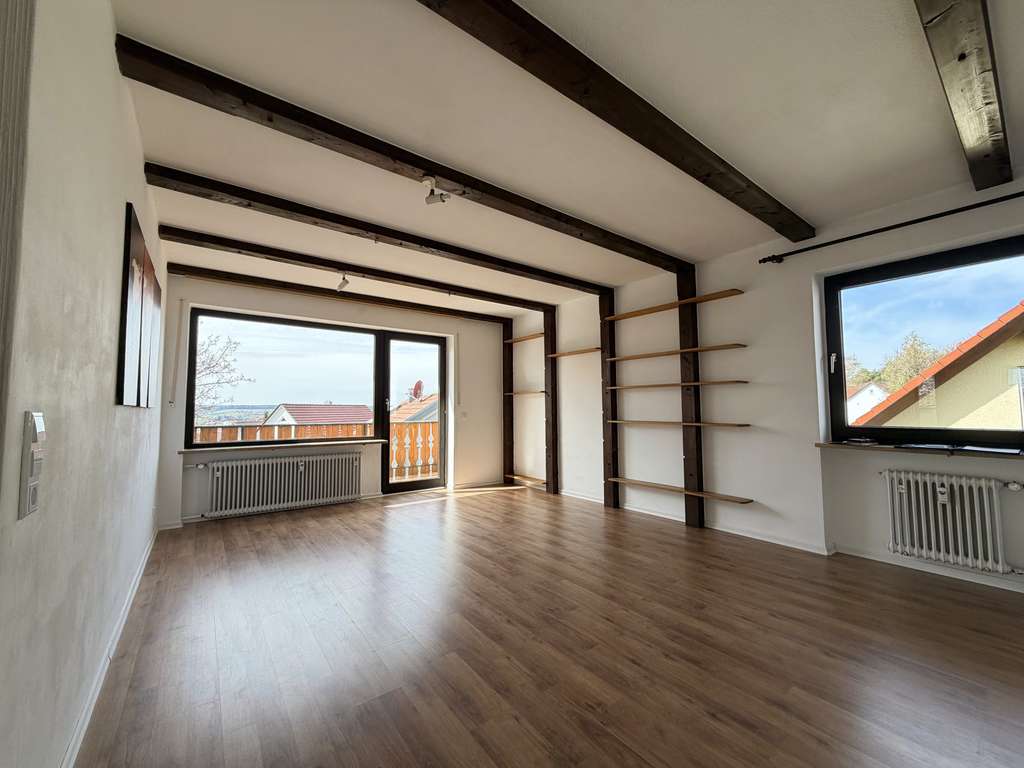 Immobilie in Laaber - Lichtdurchflutete 4-Zimmer-Wohnung mit Balkon & Gartenzugang in idyllischer Lage - Bild 4